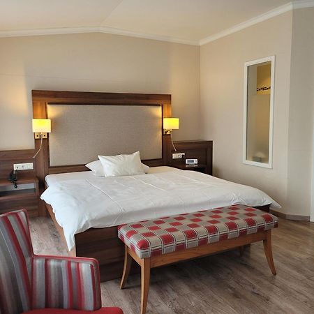 Hotel Number One Waidhaus Dış mekan fotoğraf